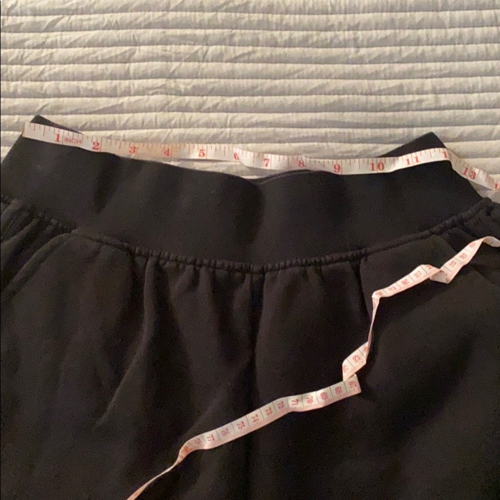 Gymshark Legacy Athletic Shorts - Picture 5 of 6